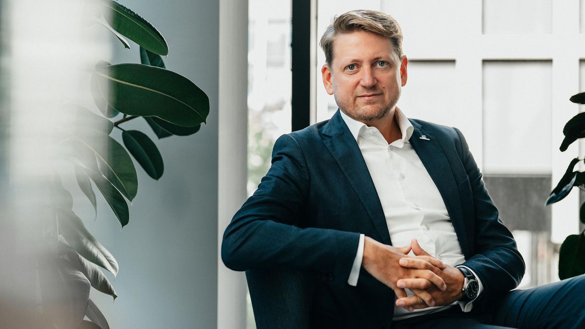 Hledáte práci po padesátce? Datum narození do životopisu nepište